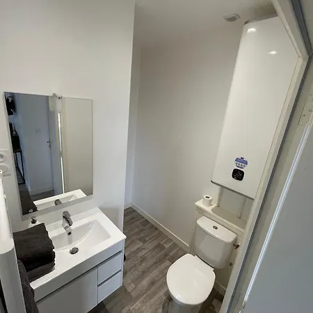 Appartement T2 N3, Proche Naval Group Et Centre