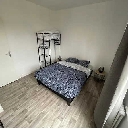 T2 N3, Proche Naval Group Et Centre Apartment *